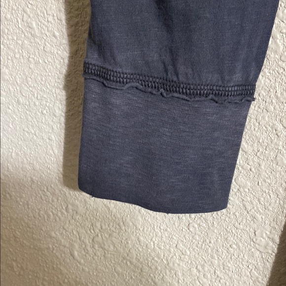 Aerie Gray Crew Neck Long Sleeve T-shirt NWT Size L - Picture 6 of 12